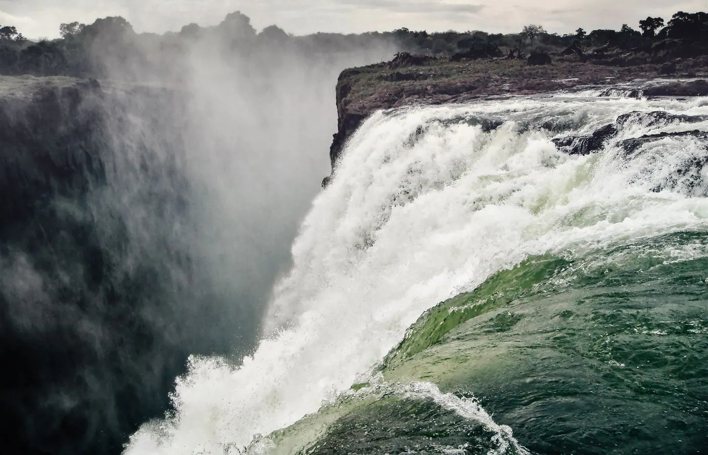 Zimbabwe travel eSIM — stay connected across Zimbabwe with My Holiday SIM